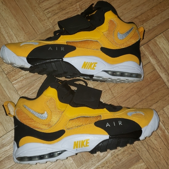 Nike Other - Nike air sneakers